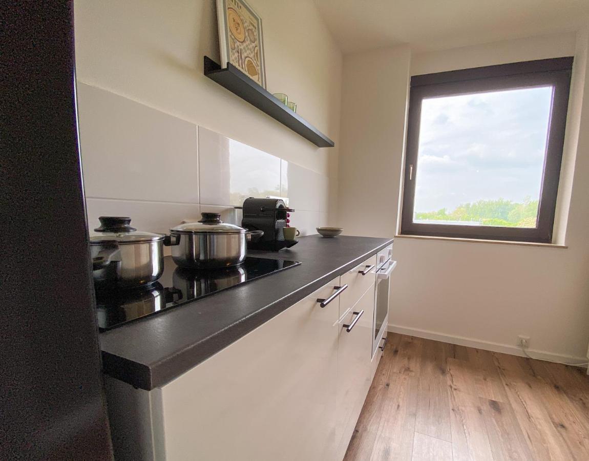 Schoene Wohnung Mit Rheinblick/Duesseldorf/Neuss/Messe Exteriér fotografie